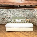 Roomy Apartment By Villa Il Mosaico